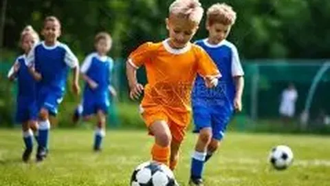 高考前夕，专家提倡家长陪同孩子轻松运动，缓解紧张情绪